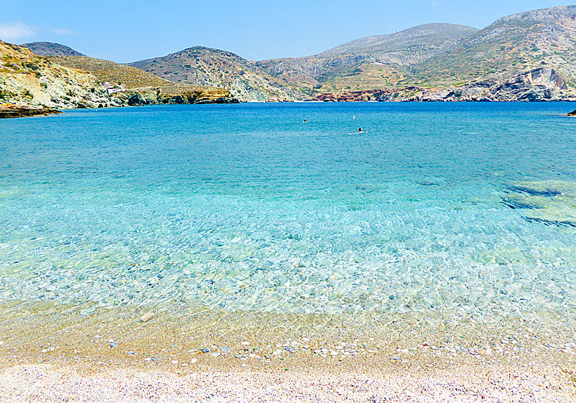 Folegandros bästa stränder. Agios Nikolaos beach.