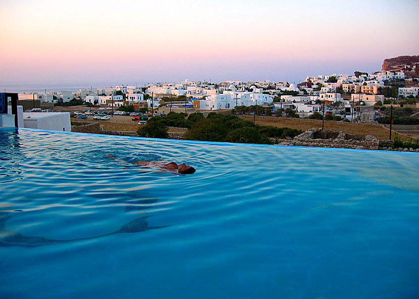 Swimmingpoolen på Ambelos Resort i Chora på Folegandros.