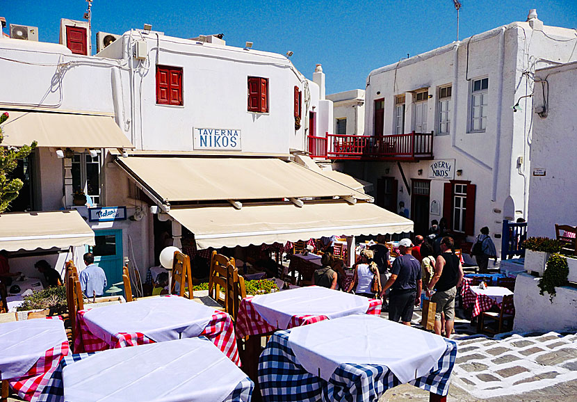 Taverna Nikos i Chora på Mykonos är inte så dyr som många andra restauranger. 
