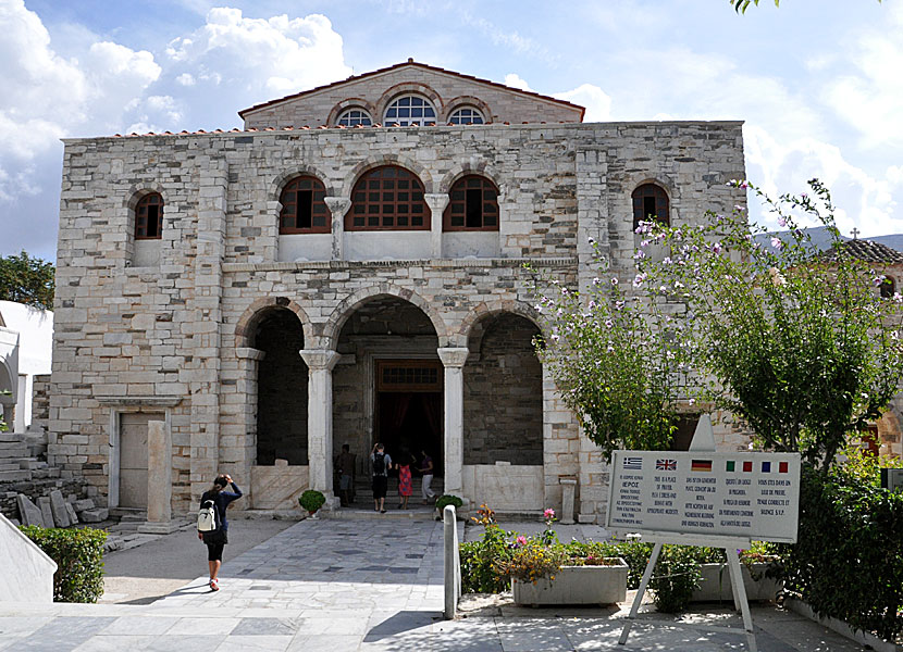 Kyrkan Panagia Ekatontapiliani i Parikia på Paros.