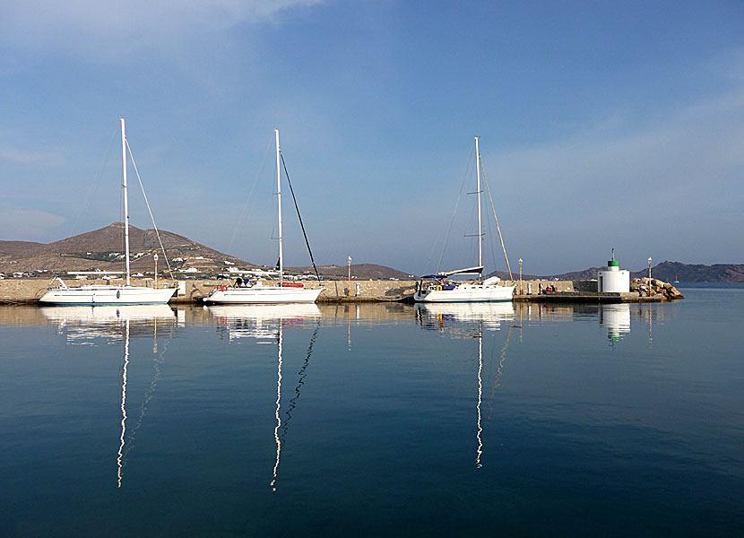 Segelbåtshamnen i Naoussa på Paros.