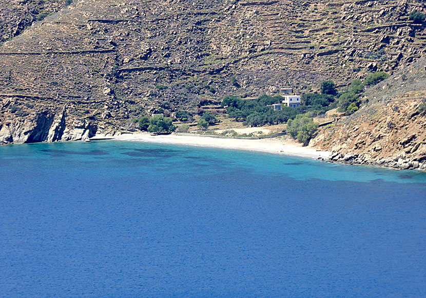 Psili Ammos beach till vänster om Levrossos beach.