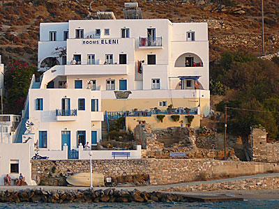 Eleni Rooms i Katapola