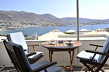 Krotiri Bay Studios i Parikia i Grekland.