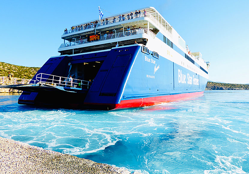 Blue Star Ferries går till Iraklia från Naxos varje dag under sommaren.