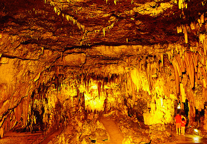 Drogarati cave är en av de intressantaste sevärdheterna på Kefalonia.