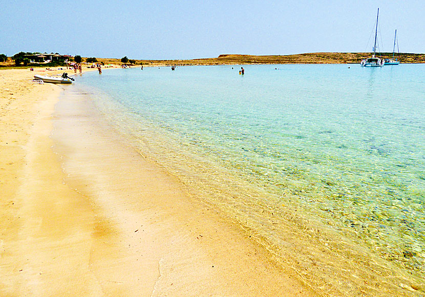 Pori beach på Koufonissi är en av Kykladerna bästa sandstrand.