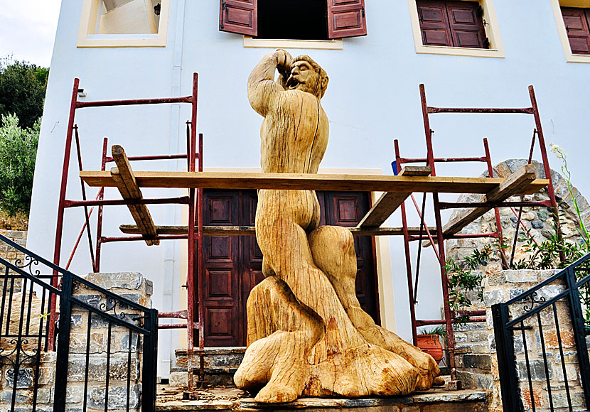 Wooden Sculptures Museum i byn Axos som ligger innan byarna Zoniana och Anogia på Kreta.
