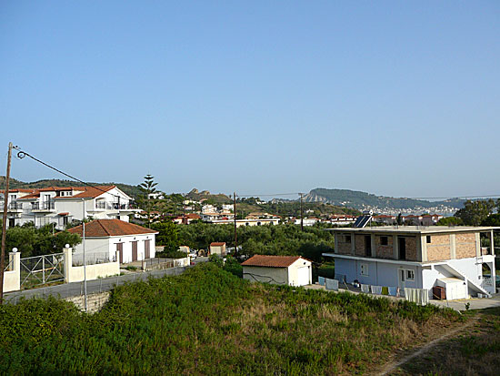 Utsikt fr&aring;n balkongen p&aring; rum 4 p&aring; Papadatos Studios i Argassi p&aring; Zakynthos.