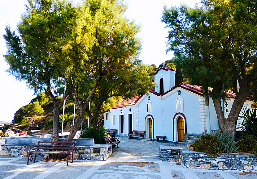 Kyrkan Agia Paraskevi i byn med samma namn på Samos.