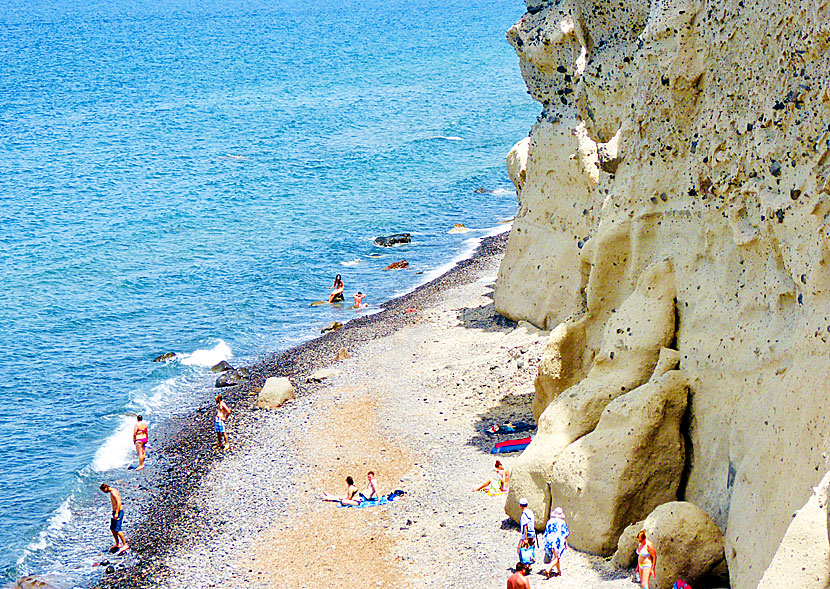 Katharos beach nära byn Oia och stränderna Baxedes och Paradisos.