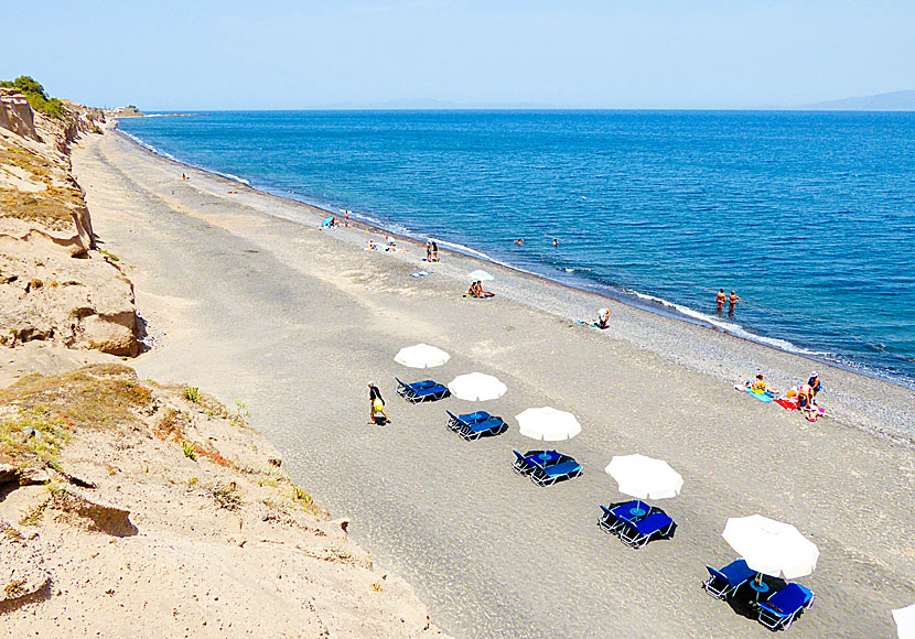 Missa inte Baxedes beach när du reser till Oia på Santorini i Grekland.