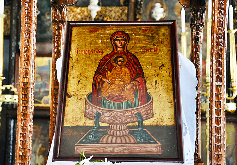 Den heliga ikonen i kyrkan Panagia Chrisopigi på Sifnos som sägs ha utfört 35 mirakel.