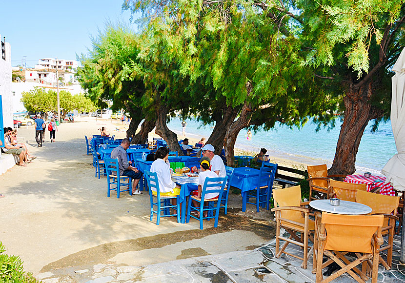 Strandnära taverna och kafé i Faros.