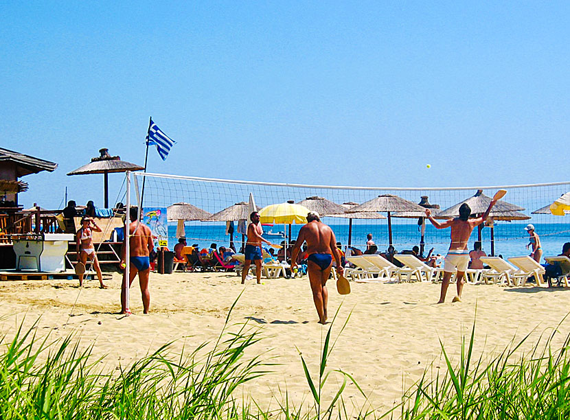 Beachvolleyboll vid Vromolimnos beach på Skiathos 