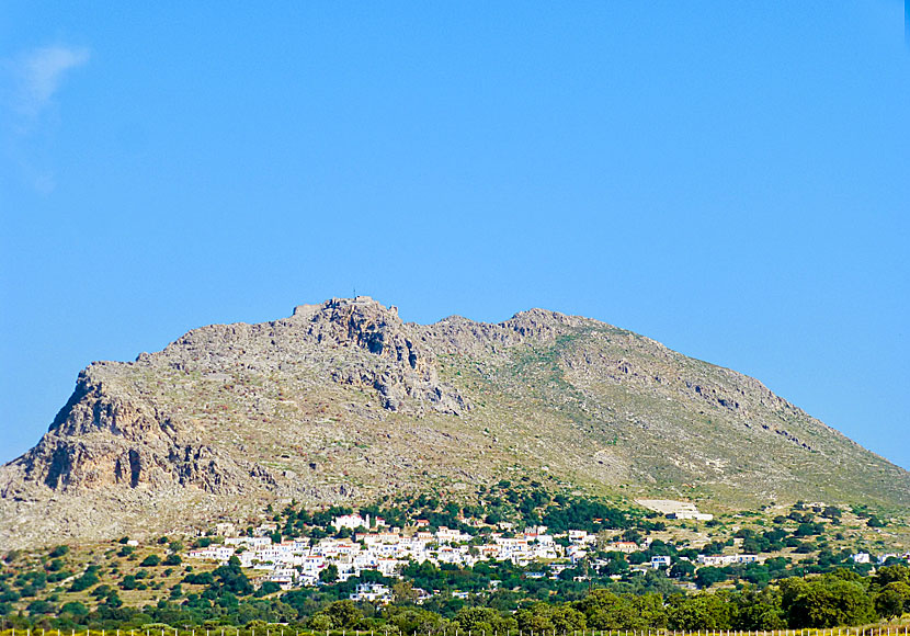 Megalo Chorio och Kastro på Tilos i Grekland.