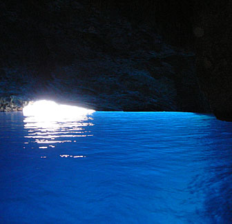 Blue Cave p&aring; Kastelorizo.
