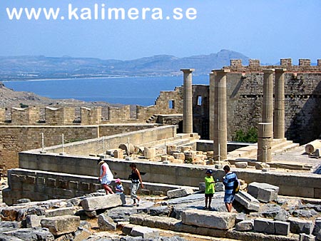 Akropolisklippan ovanf&ouml;r Lindos. Rhodos.