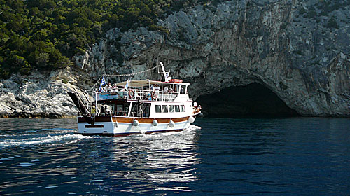 Cave of Papanikolis.