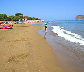 Agia Marina Chanian l&auml;nsipuolella.