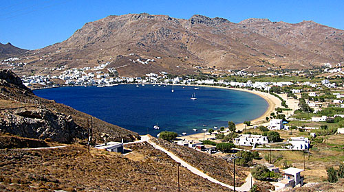 Livadi och Livadistranden p&aring; Serifos.