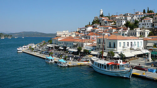 Poros stad. 