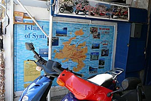 Mopeduthyrare p&aring; Symi.
