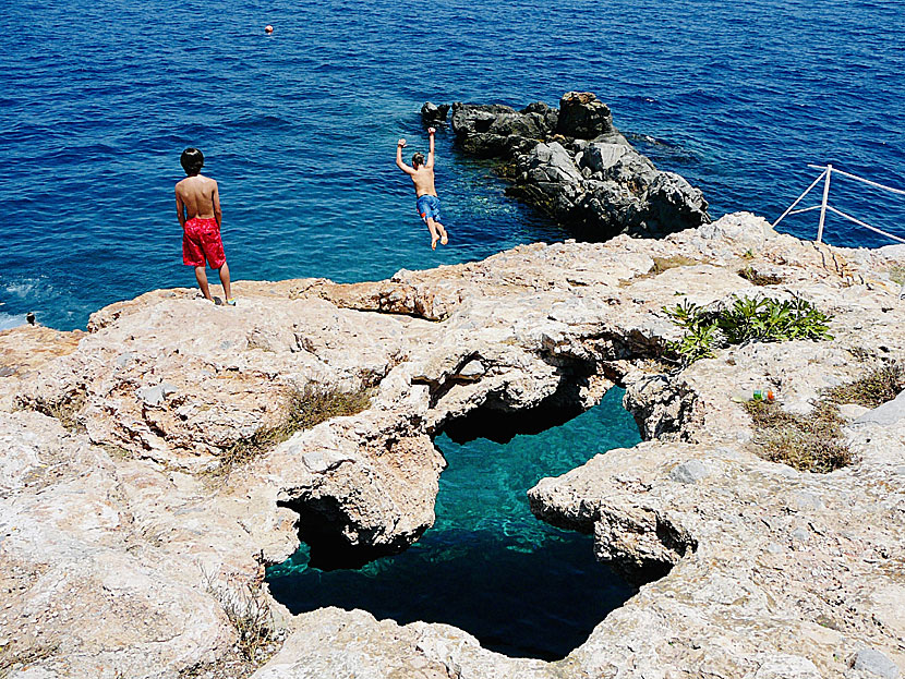 Klippbadet i Hydra stad på Hydra.