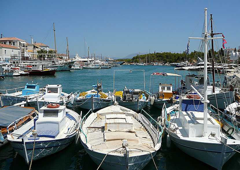 Palio Limani i Spetses stad.