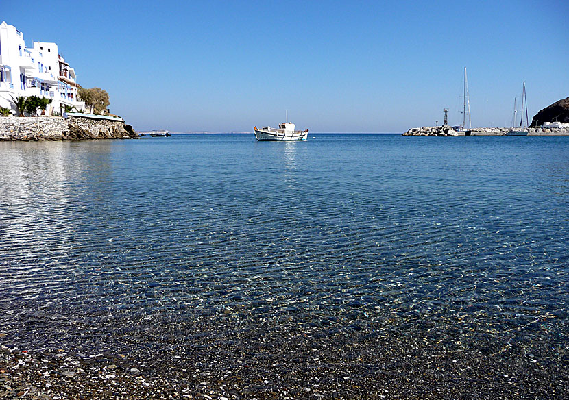 Hamnstranden i Pera Gialos på Astypalea.