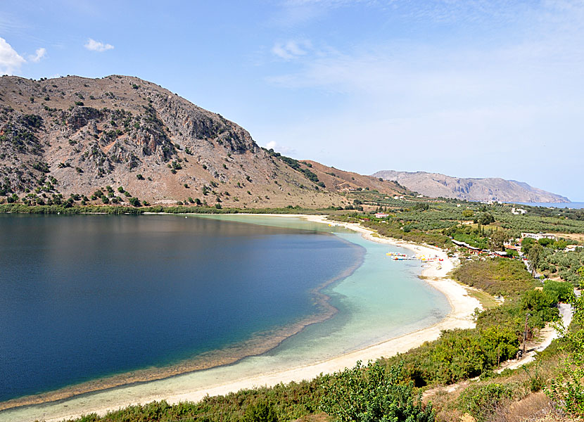 Stranden i Kournas lake norr om Georgopolis på Kreta.