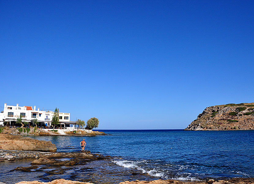 Klippbadet i Mochlos på östra Kreta.
