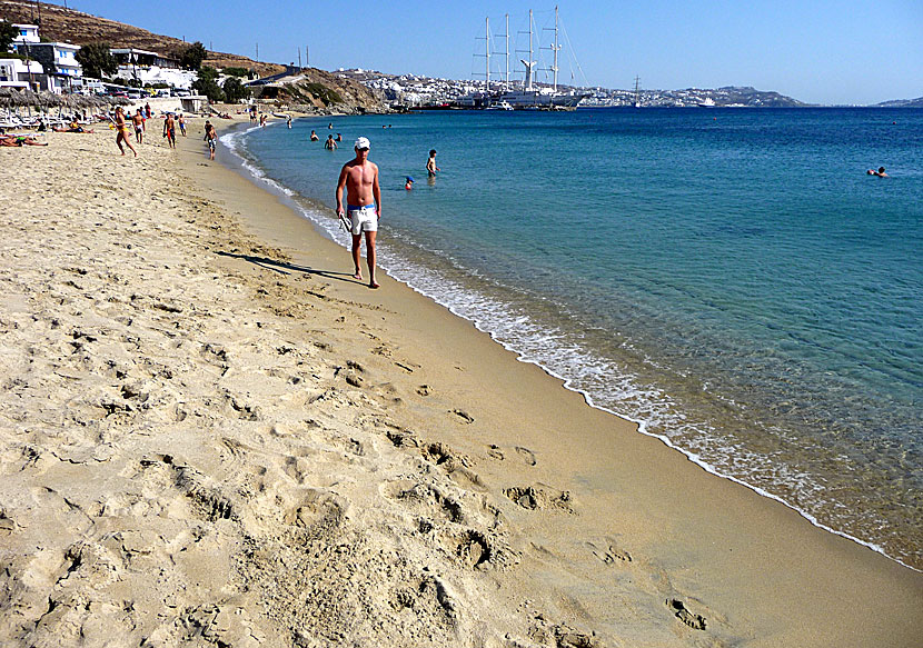 Agios Stefanis beach nära Mykonos stad.