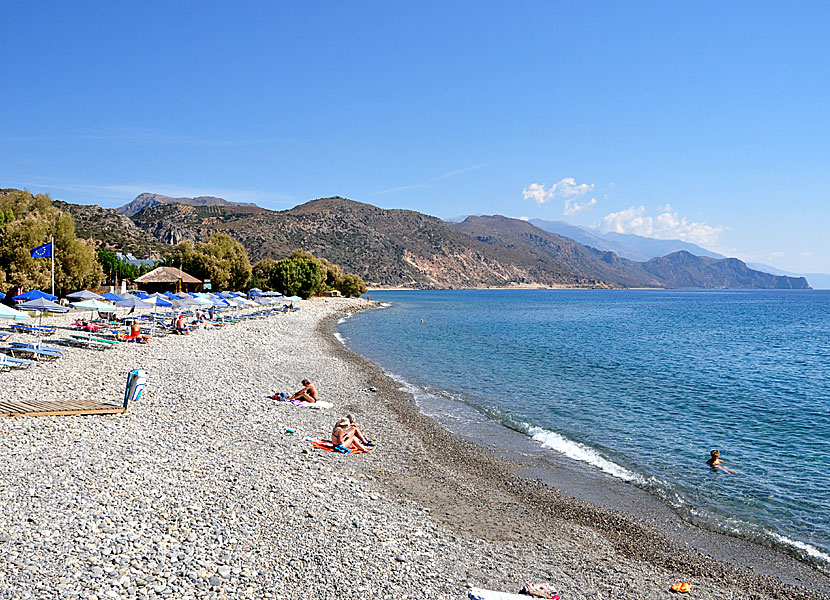 Pebble beach i Paleochora på södra Kreta.