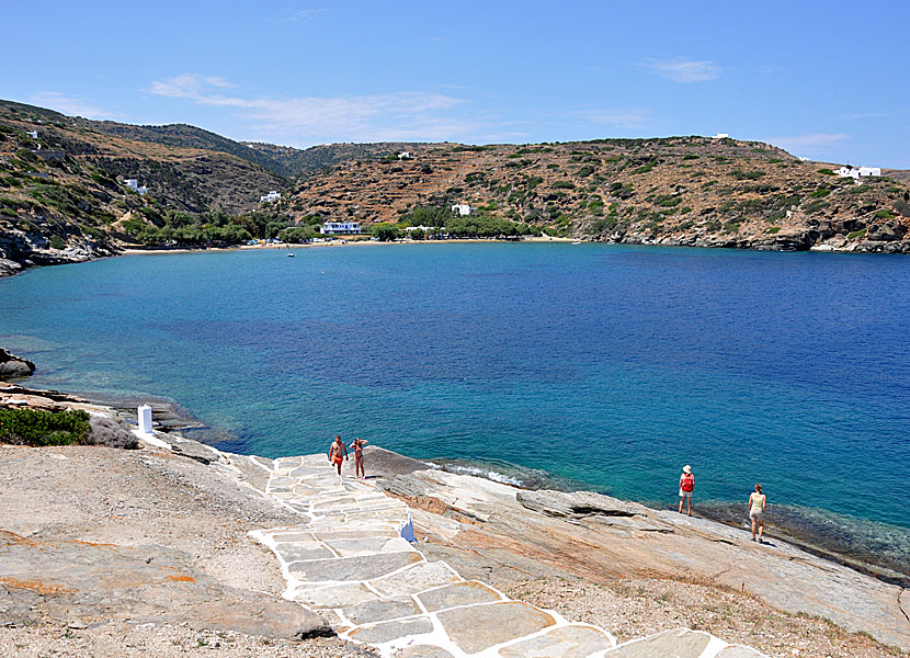Klippbadet vid klostret Chrisopigi på Sifnos.