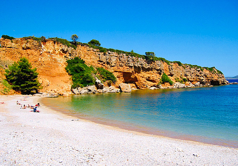 Kokinokastro den röda stranden på Alonissos.