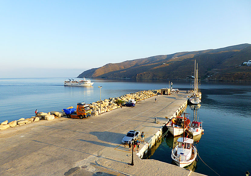 Express Skopelitis på väg till hamnen i Egiali på Amorgos.