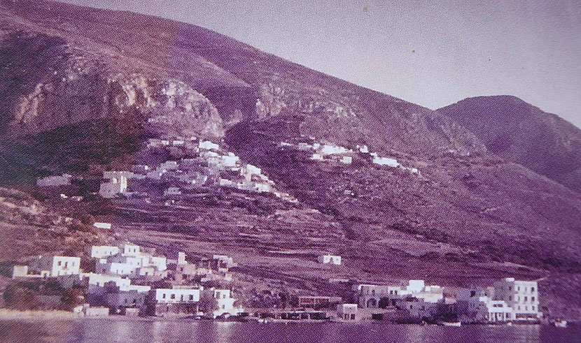 Byarna Aegiali, Kato Potamos och Ano Potamos på Amorgos år 1954. 