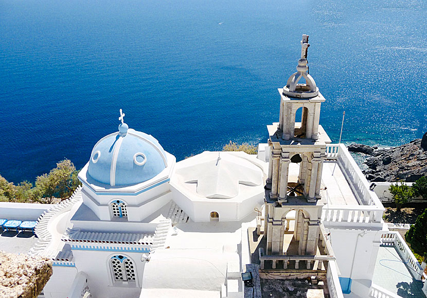 Utsikt över havet från klocktornet och kyrkan Panagia Portaitissa i Kastro på Astypalea.