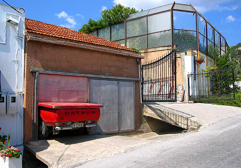 Joe's Garage med Frank Zappa på Kolymbithra beach på Tinos.