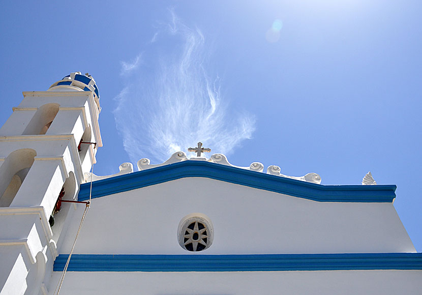 Holy Smoke med Iron Maiden i den obebodda byn Monastiria på Tinos i Kykladerna i Grekland.