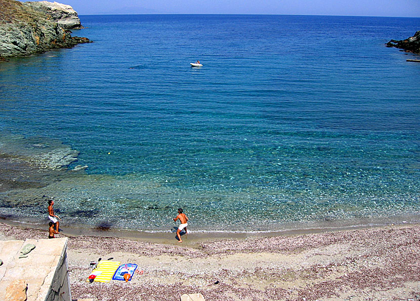 Folegandros bästa stränder. Agios Georgios beach.