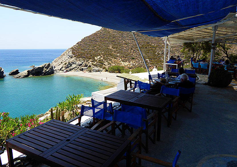 Taverna Papalagi Seafood vid Agios Nikolaos beach på Folegandros.