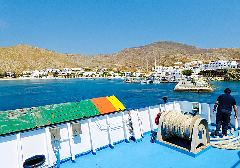 Färja till Folegandros från Pireus och öarna i Kykladerna.