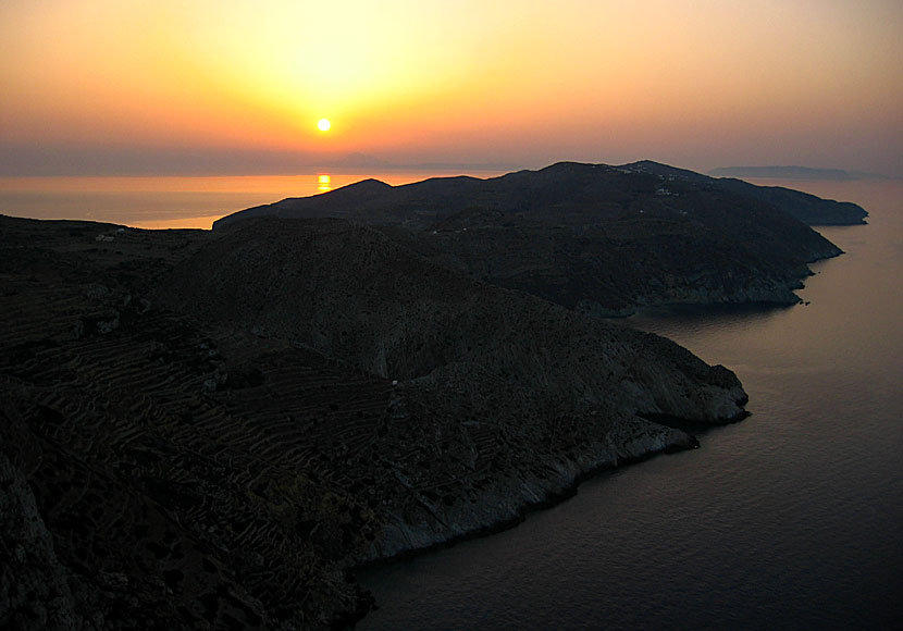 Solnedgången sedd från Panagiakyrkan på Folegandros.