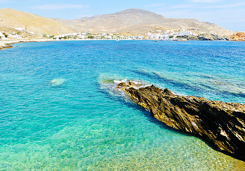Karavostasi sett från Latinaki beach på Folegandros.
