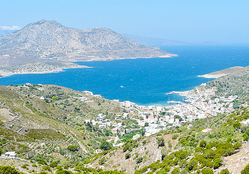 Vy över öarna Fourni och Thymena i Grekland.