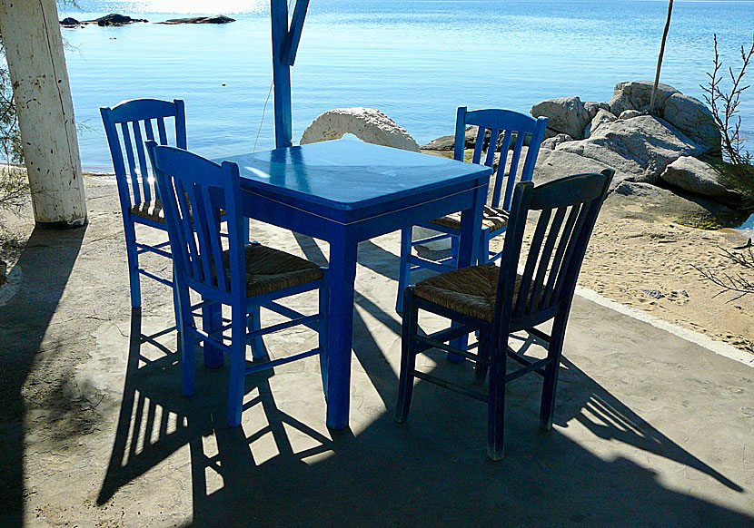 Fotis Taverna vid Agios Prokopios beach på Naxos.
