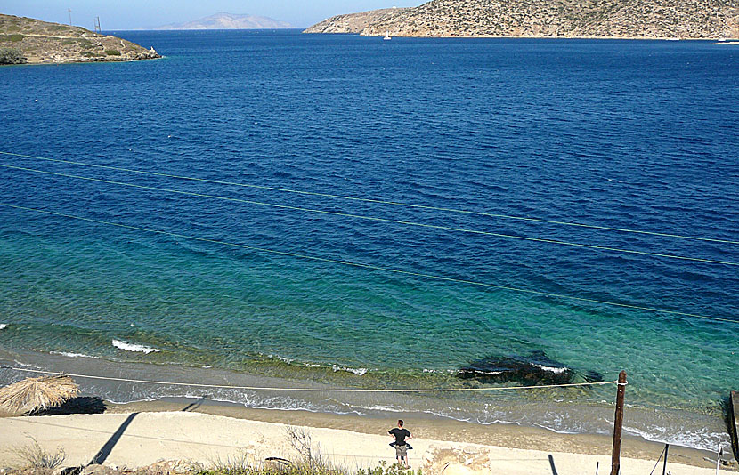 Utsikt från vår balkong på rum nummer 5 på Eleni Rooms i Katapola på Amorgos.