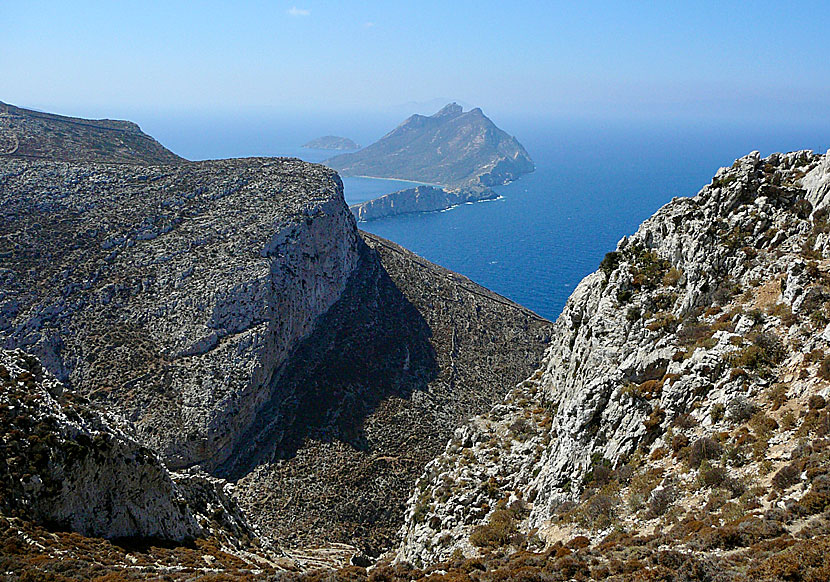 Vandra till Aegiali på Amorgos.